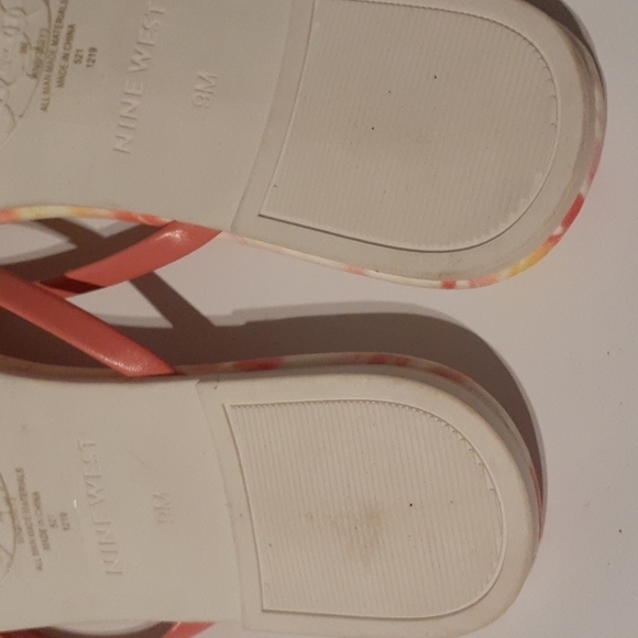 Nine West Women's Shoes Pink Yellow Tie Dye Flat Thong Flip Flops Sandels Size 9 - Picture 6 of 7